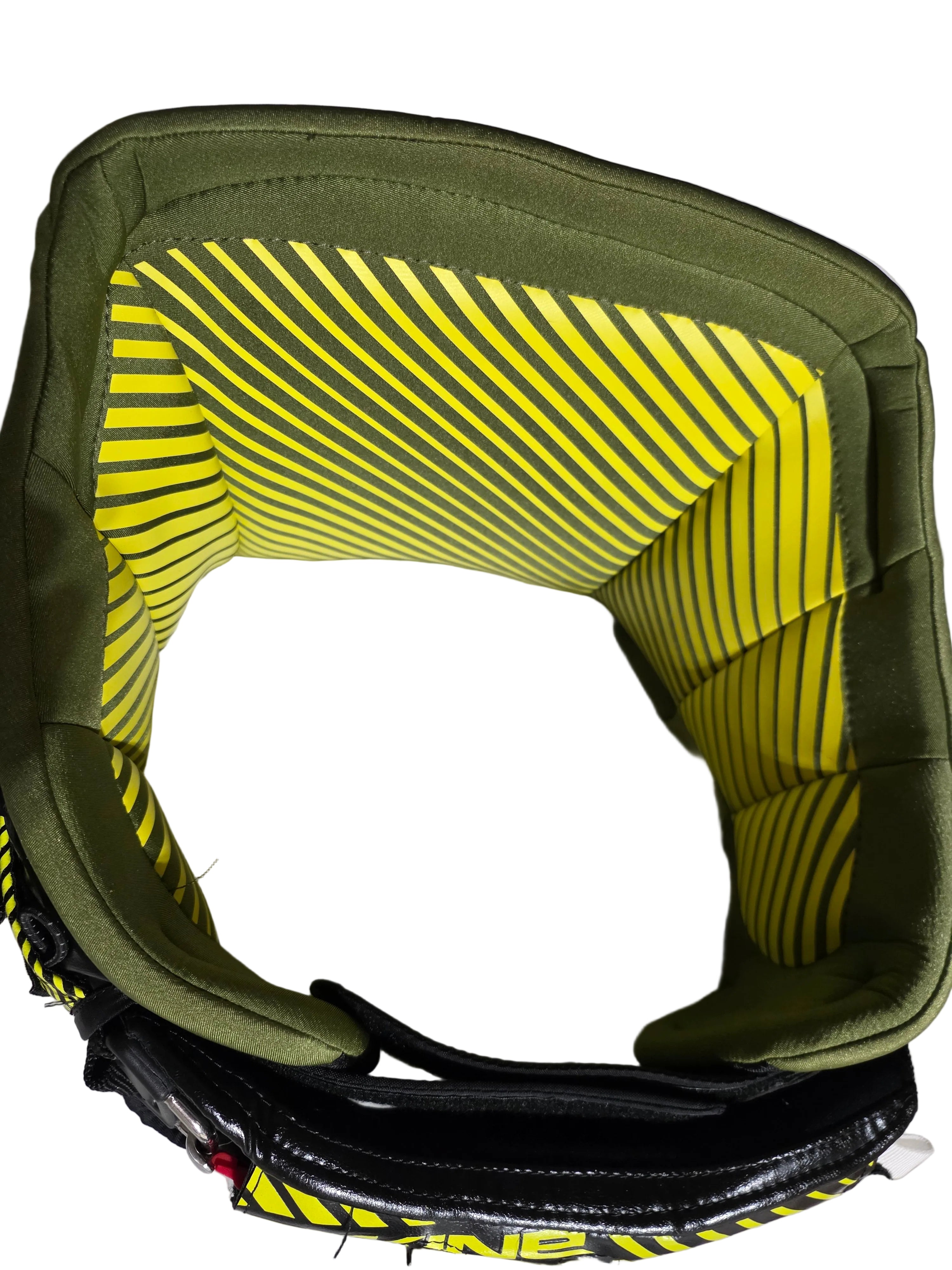 Dakine Renegade Large Harness with 10" Spreader Bar
