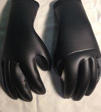 3mm Hotline surf and kiteboarding glove