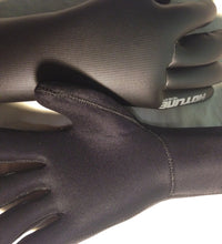 3mm Hotline surf and kiteboarding glove