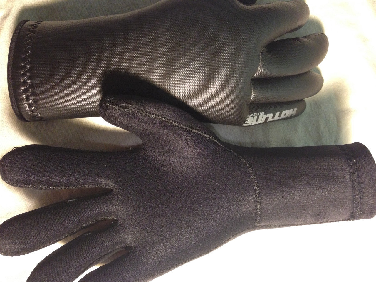 3mm Hotline surf and kiteboarding glove